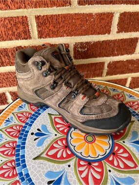 RedHead Caliber Waterproof Hiking Boots Womens US 8.5 Brown Mid Trail Boots
